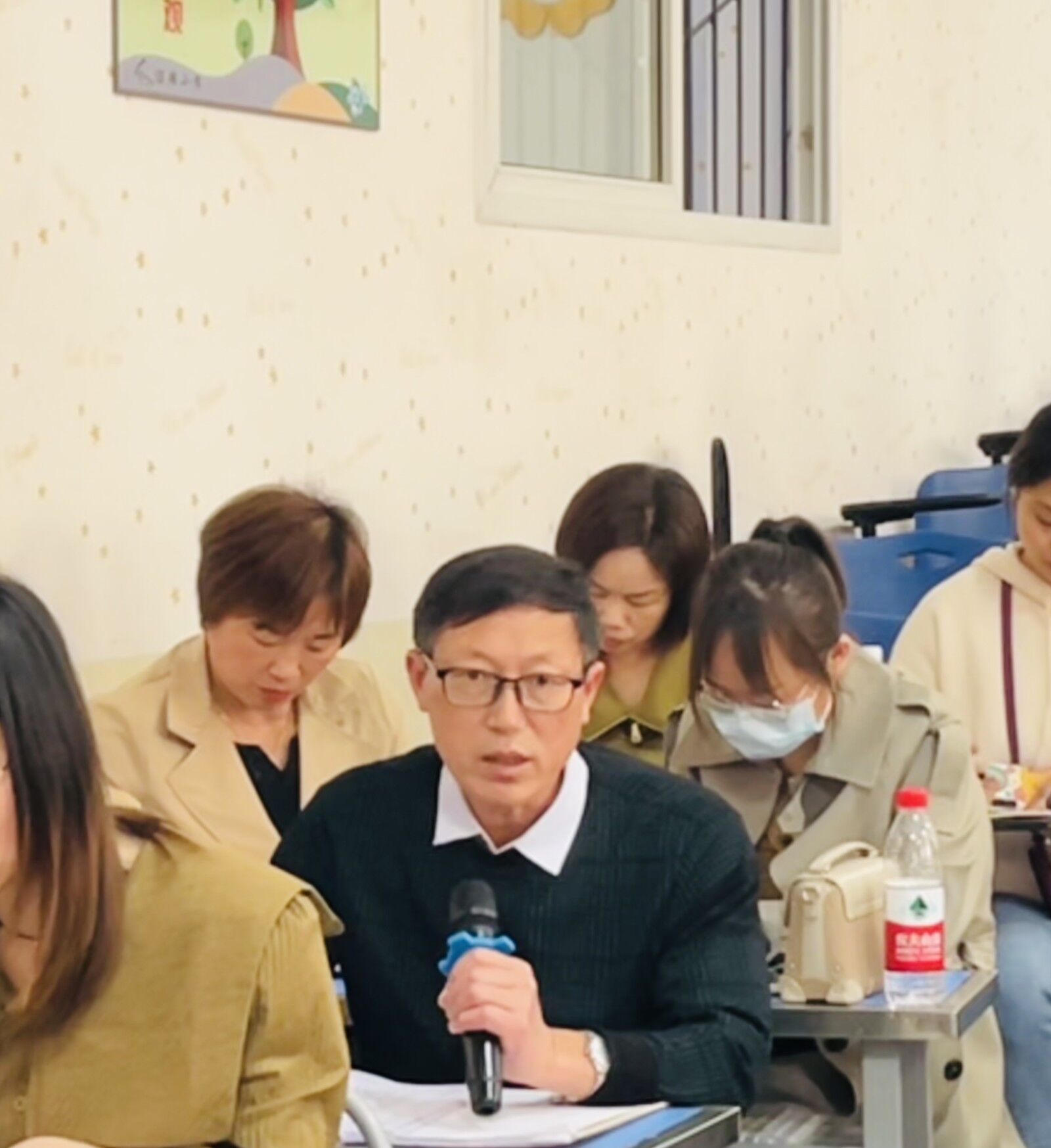 沿滩区小学数学何利苹名师工作室与龙华小学同课异构研讨活动