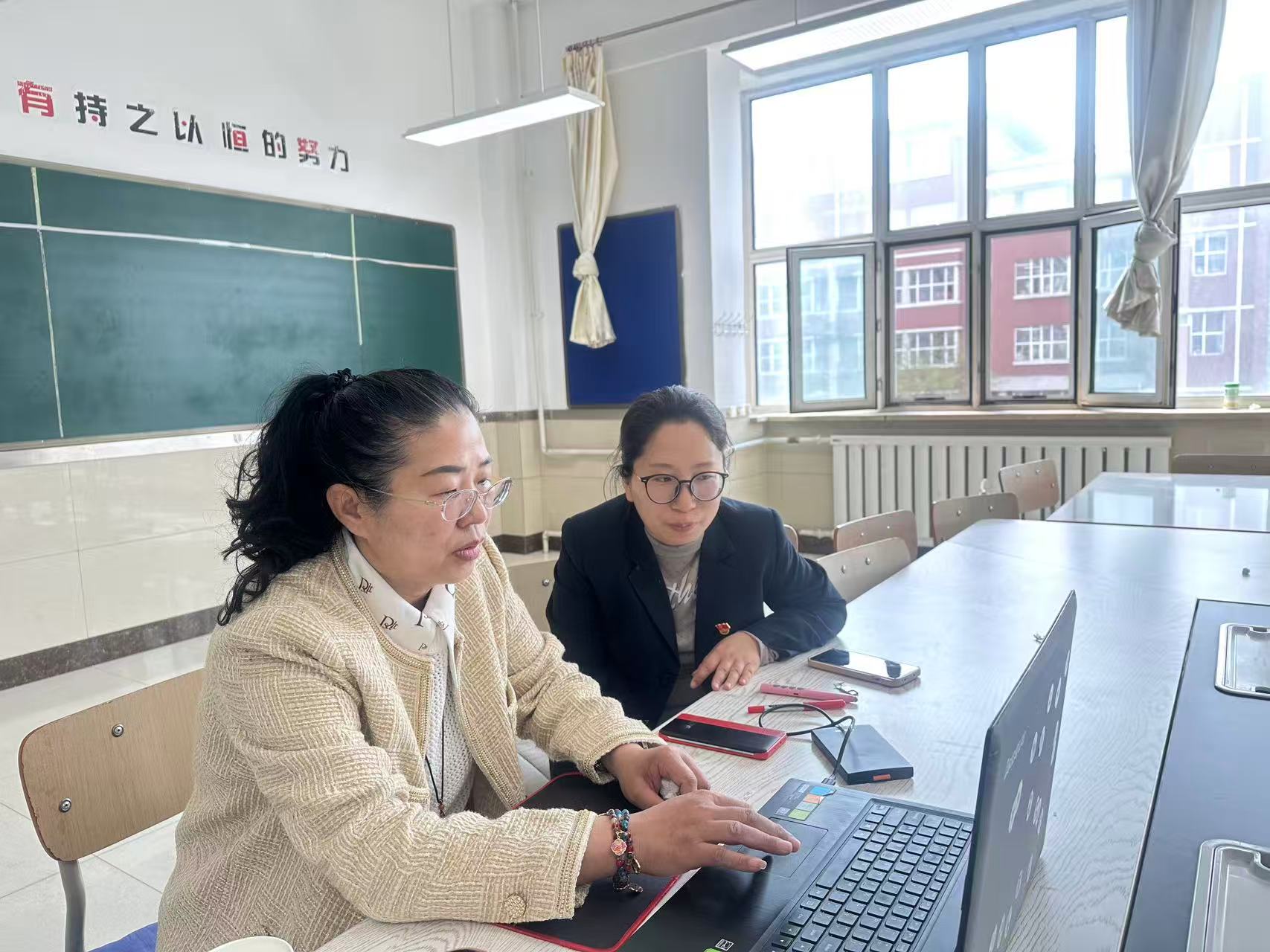 指导青年教师佟丽娜参加“青教赛”获得全省第二名的佳绩