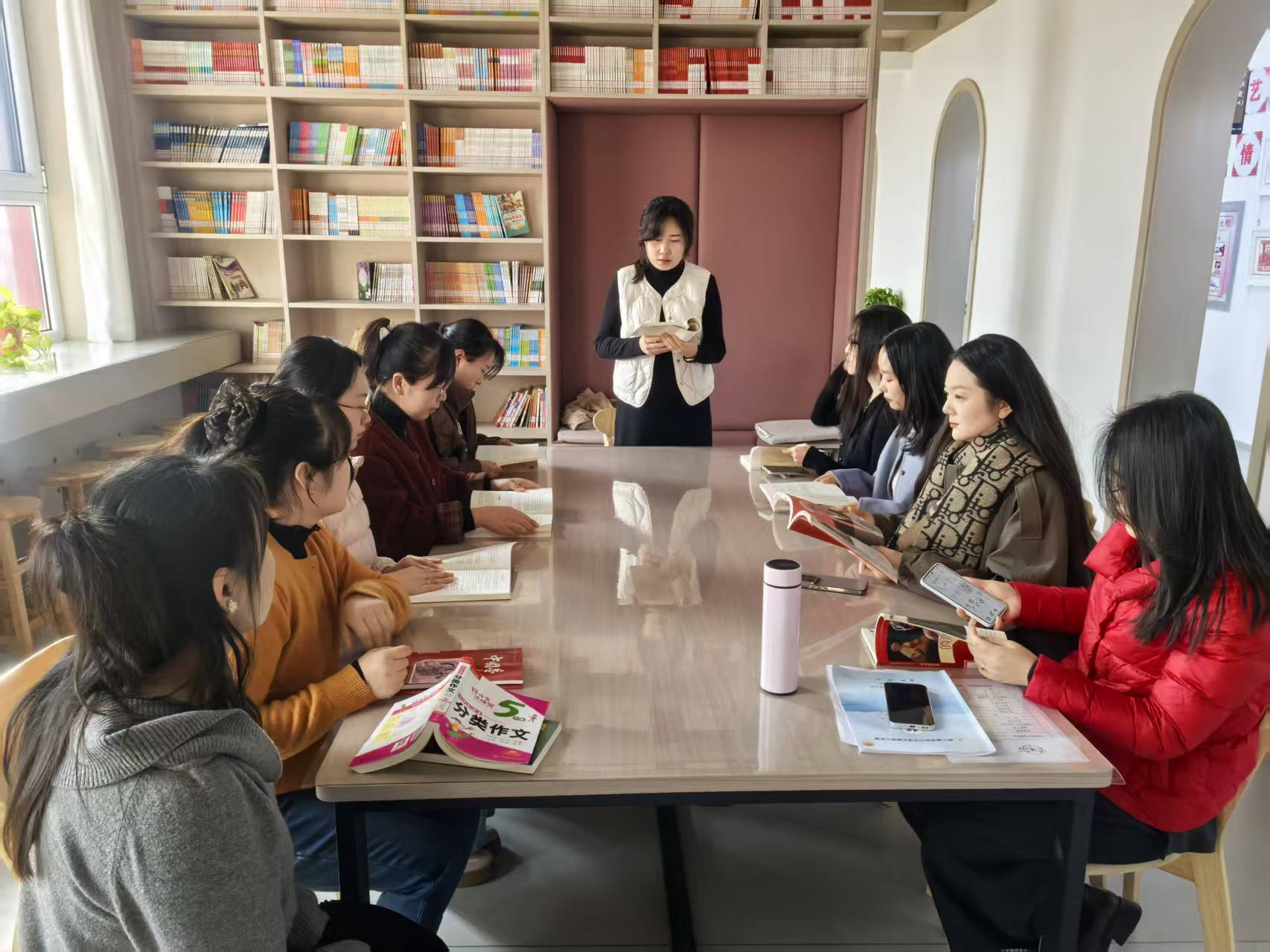 阅读滋养专业  研讨助力成长——11月读书分享活动照片