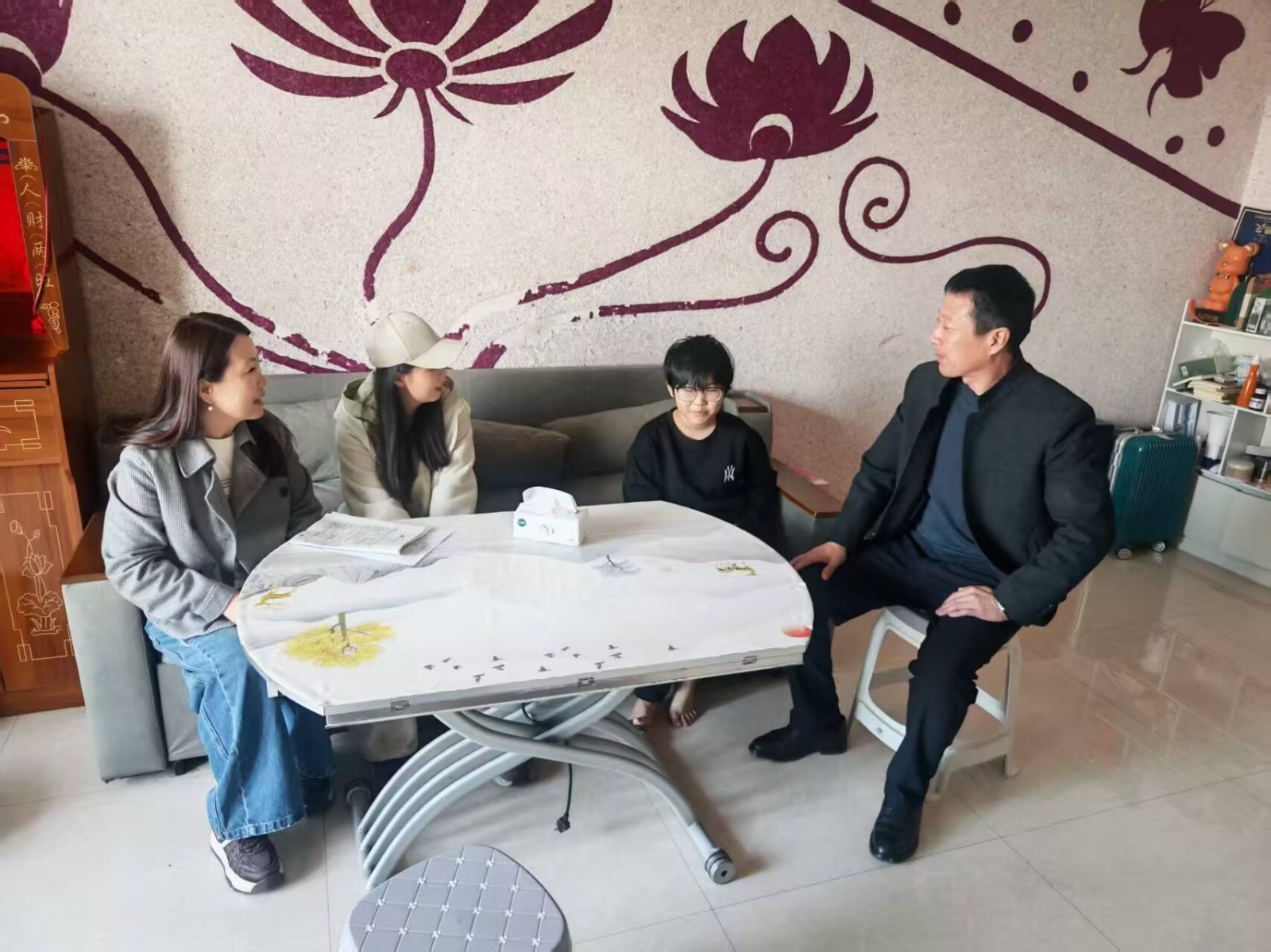 关注特殊学生，交流访谈