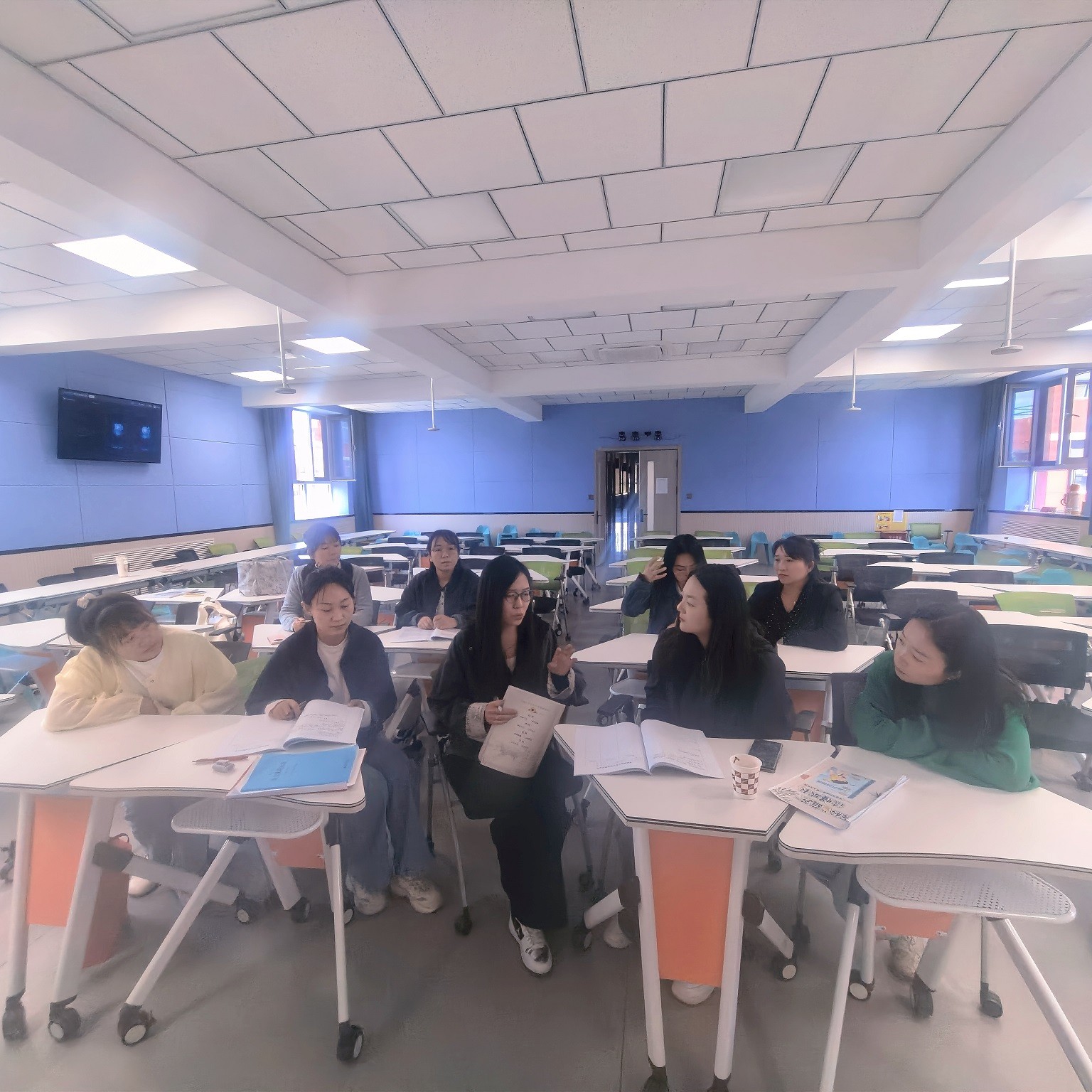 整本书阅读教学展示与专家指导活动